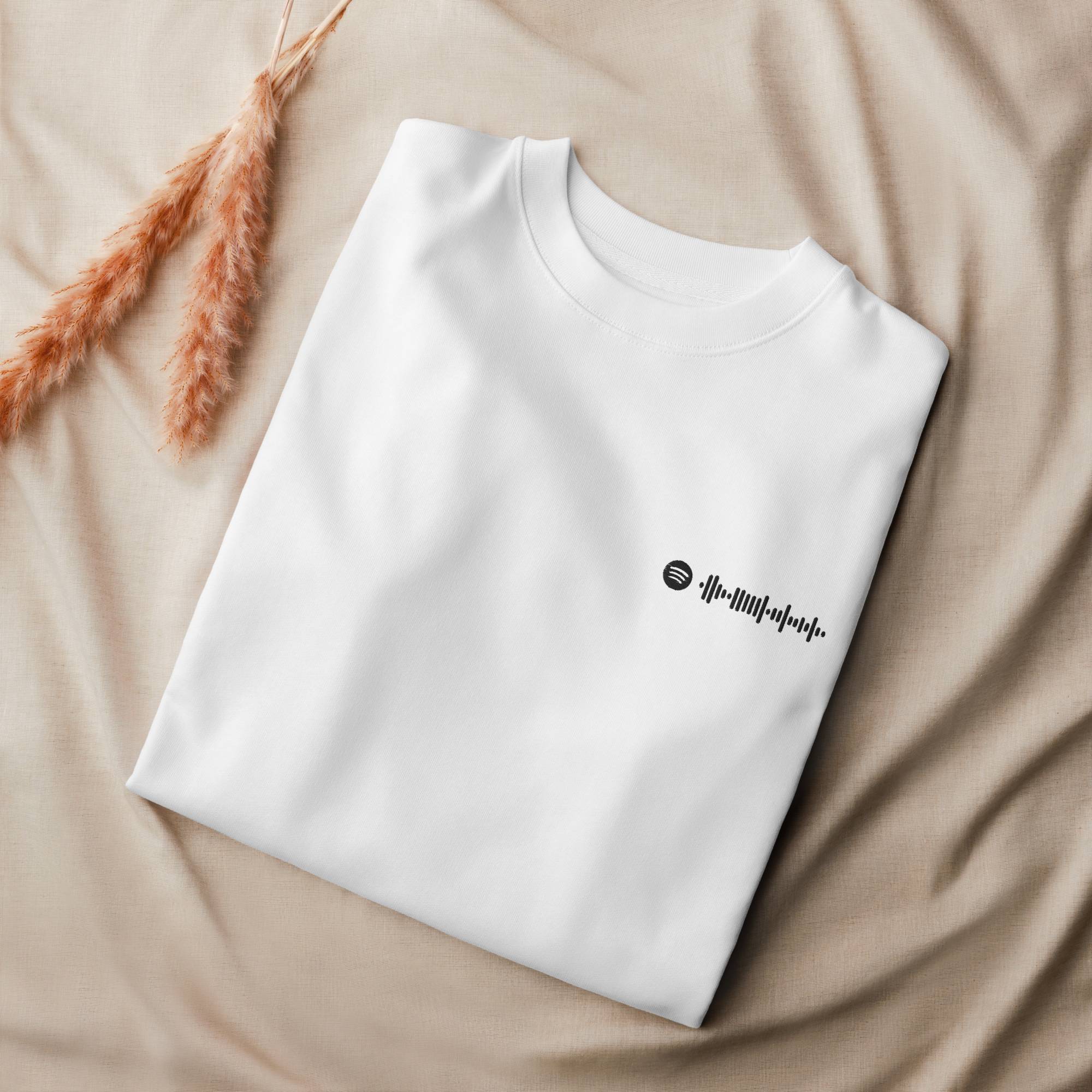 Stanly Stella Organic Unisex Sweathirt White with embroidered custom Music Code