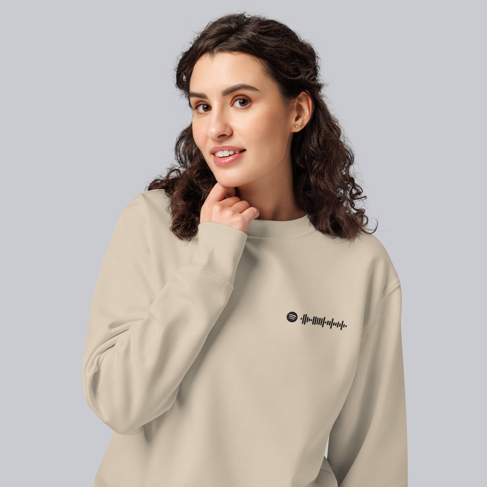 Stanly Stella Organic Unisex Sweathirt Beige with embroidered custom Music Code